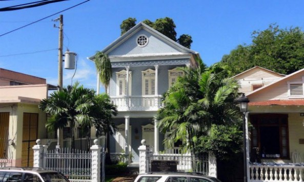 Casa en la calle Cuba, entre Del Sol y General Cabrera.